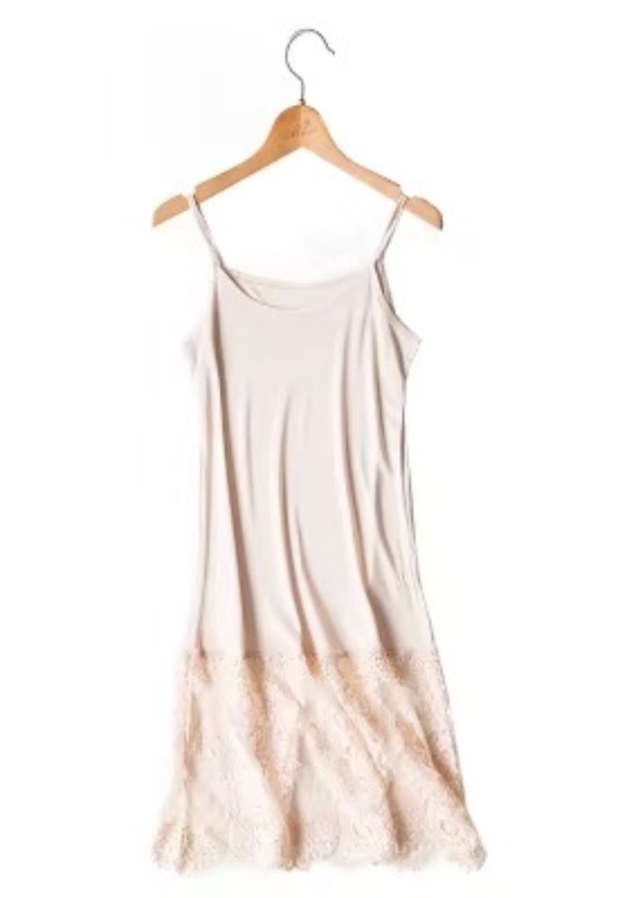 Unterkleid mit Spitze und Seide